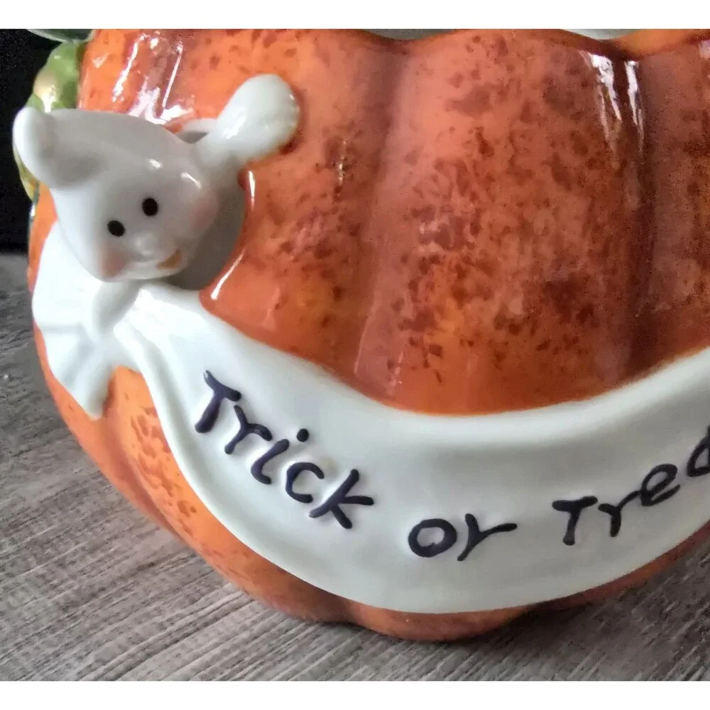 Trick or Treat Halloween Pumpkin Peeking Ghosts Candy Dish Pail Basket EUC CUTE!